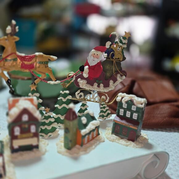 TIN LIGHTED CHRISTMAS VILLAGE HOLIDAY DECORATION - Picture 2 of 4